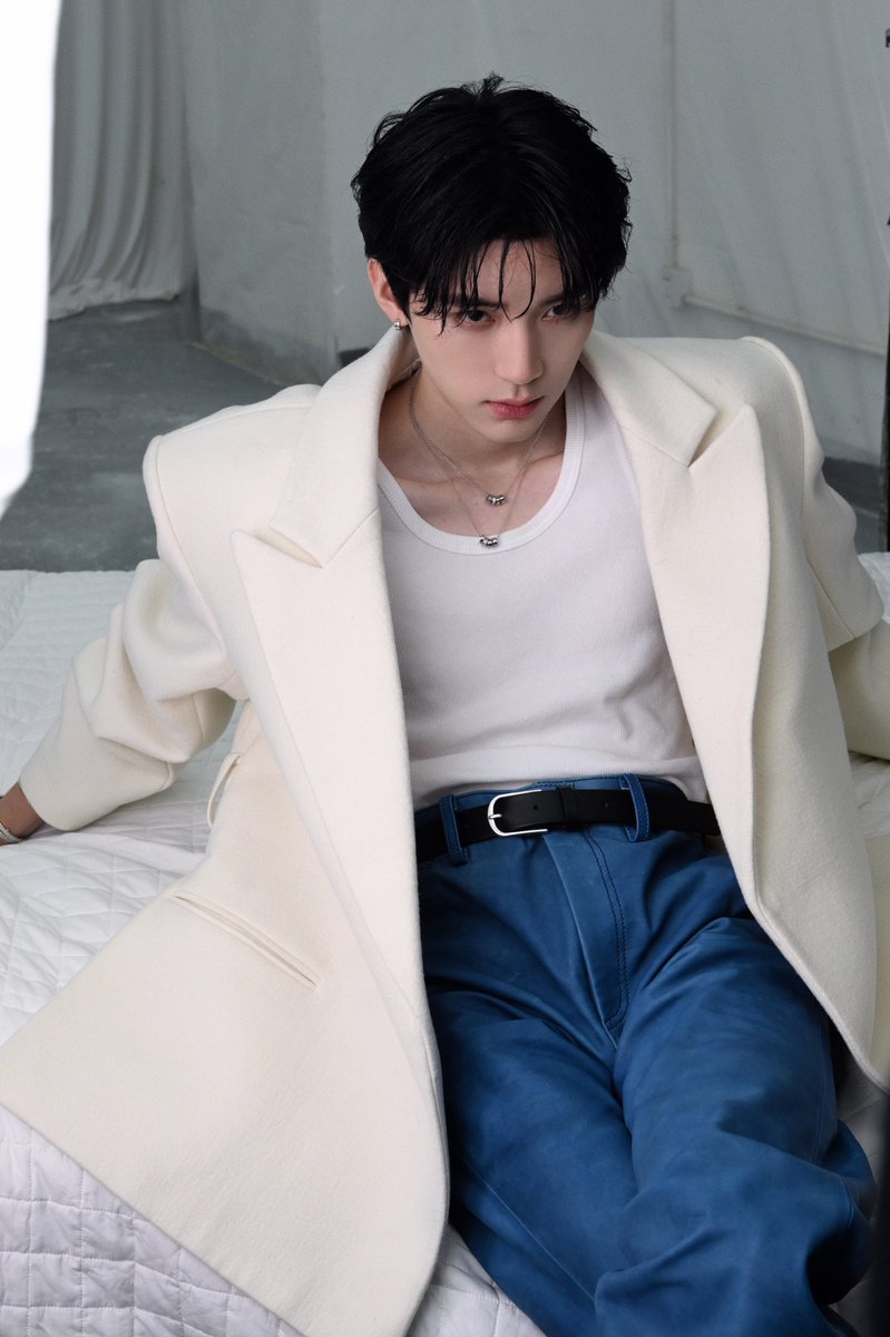 [📸] 260508 | ZhouYiran Studio Update 

หน้านี่เหมือนงานปั้นโมเดลเลยปะเนี่ย!! @周翊然Tz

🔗 xhslink.com/o/2FJZqzUSvN6 

 #Zhouyiran #โจวอี้หราน #周翊然