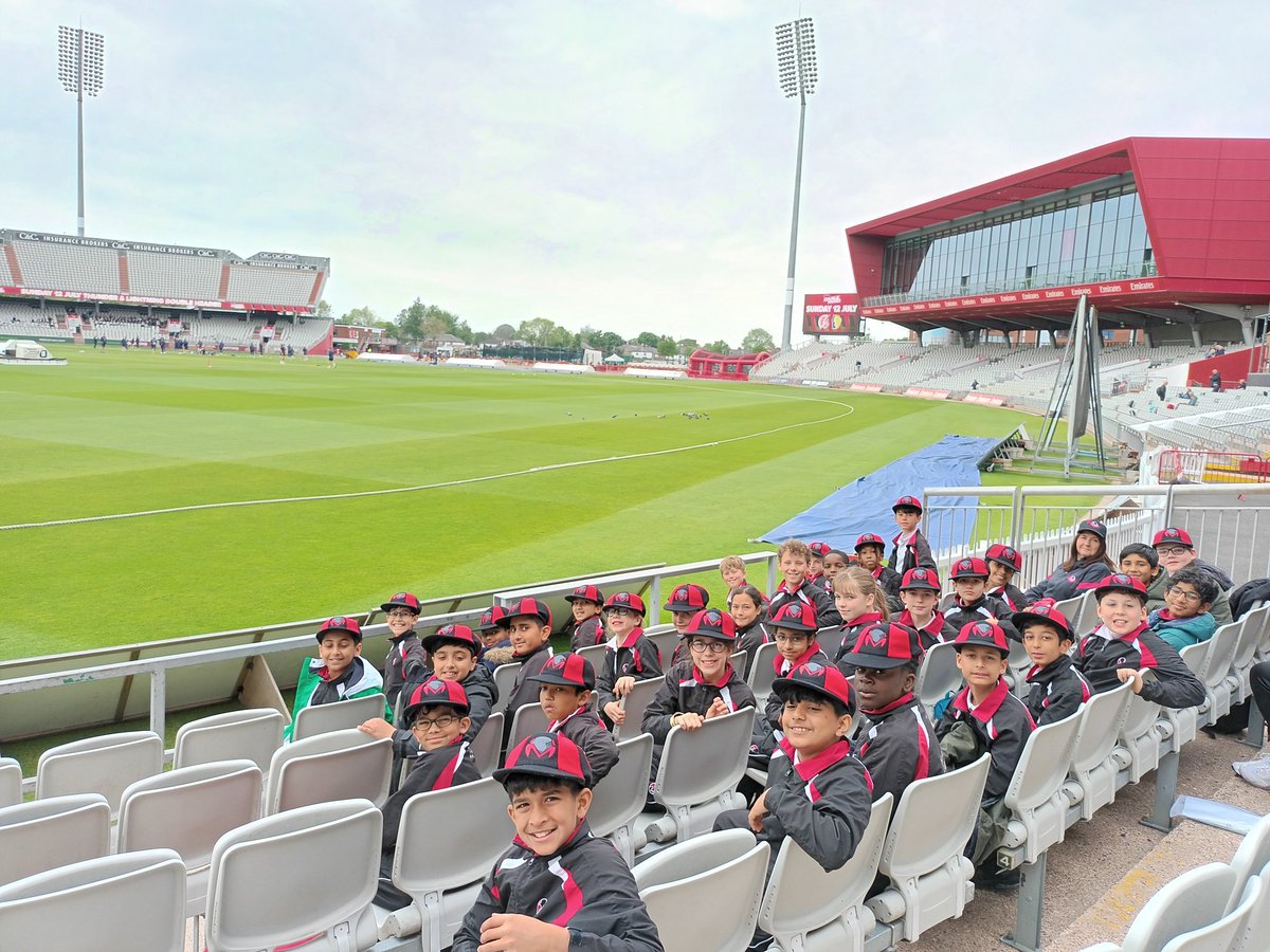prep_mk_trips's tweet photo. Friday and the final day of our Cricket Sports Tour in Manchester. We start the day by watching Lancashire against Middlesex in the County  Championship. Middlesex won the toss and elected to bowl #Lancashire @lancs https://t.co/Cldssyt3be
