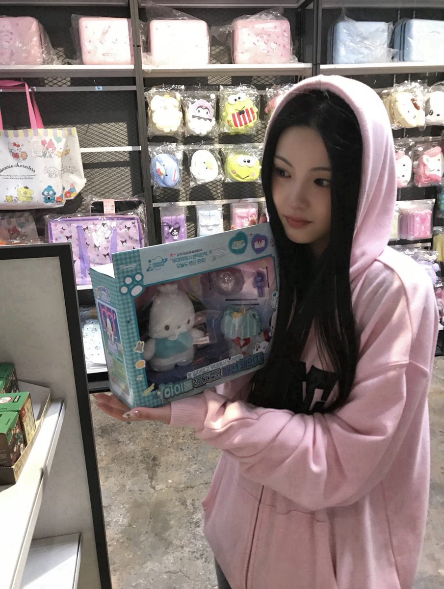 next10ve's tweet photo. 2년 만에 공식으로 보는 후코 소식에 넘 좋아서 날아갈 것 같음… 얼굴은 여전히 초미녀커신토끼고요 https://t.co/lGh63kH79D