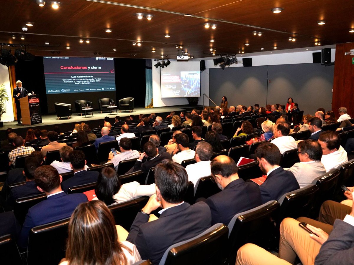 economistasrm's tweet photo. 🔴 Ayer celebramos la primera edición de la Jornada de Dirección Financiera, cita que deja el listón muy alto para los próximos años.

💡 Un encuentro centrado en los retos a los que se enfrenta actualmente el segundo al mando de las organizaciones. https://t.co/L08cJrgnkf