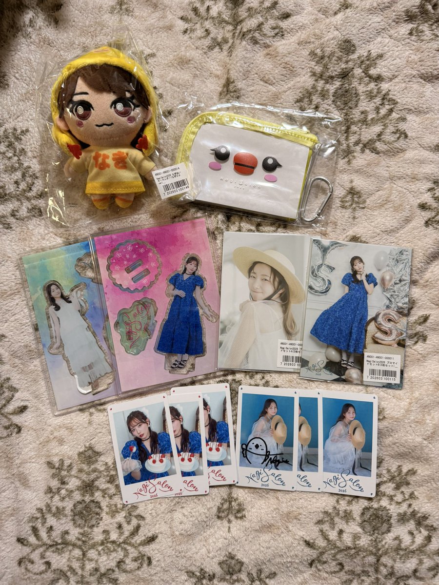 なぎちゃんFCグッズ届きました〜 チェキ風カードサイン入りでした