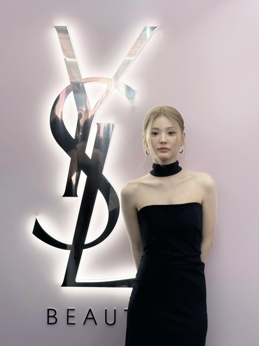 CUBE_LIGHTSUM's tweet photo. [📸] 260508 @ 입생로랑 뷰티 러브스토어 

#LIGHTSUM #라잇썸
#입생로랑뷰티 #yslbeauty https://t.co/ikiVNRSbtn
