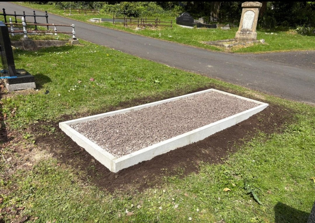 abacus_2000's tweet photo. 2/3

...titles &amp; 8 Irish Cups! 🏆

Sam also won 26 caps for Ireland ☘️

For over 77 years Sam Torrans has lay in a totally unmarked grave in the City Cemetery 😢.    Thankfully, through supporters efforts with badge purchases etc., this will not be the case going forward 👏👏 https://t.co/28GOrrlAPb