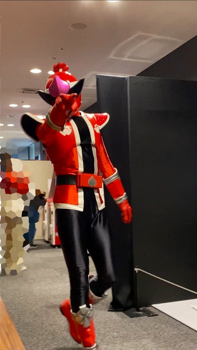 （お前を  見てるぞ）

ｯｯｯｯﾋｮｴ……😭
#ドンブラザーズ #ドンモモタロウ #全スーパー戦隊展