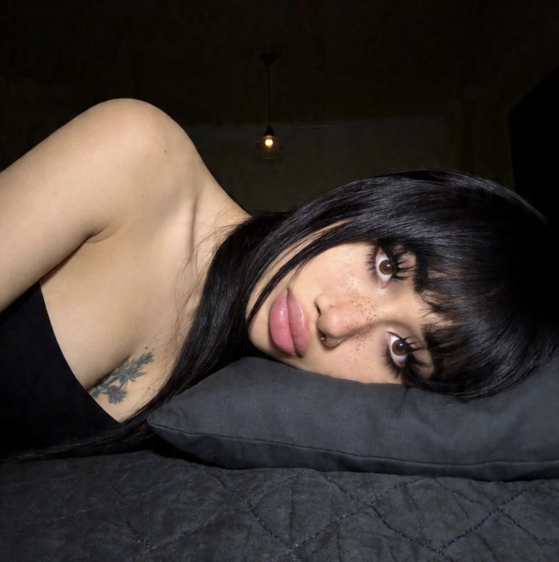 SadAngel6969's tweet photo. beggin the universe for mercy, and awnsers on this eternal deep misery.
im tiered of feeling like im fckn crazy. https://t.co/8HWeBtEagB