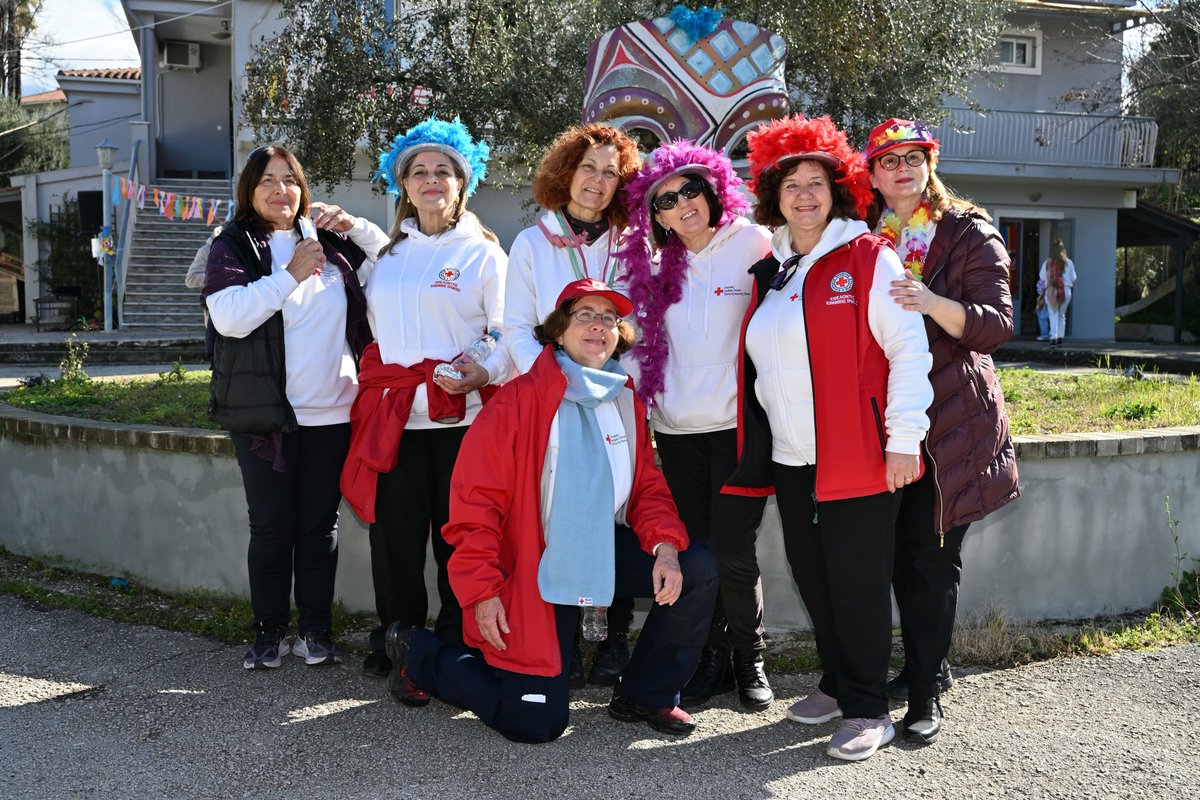 MerimnaP's tweet photo. Παγκόσμια Ημέρα του Ελληνικού Ερυθρού Σταυρού. Εκφράζουμε την ειλικρινή μας ευγνωμοσύνη προς τις εθελόντριες του προγράμματος Κοινωνικής Πρόνοιας του Ε.Ε.Σ. που όλα αυτά τα χρόνια στέκονται με αγάπη, συνέπεια και αφοσίωση δίπλα στους ωφελούμενούς μας.

#ΕλληνικόςΕρυθρόςΣταυρός https://t.co/VYdcYFWRnU