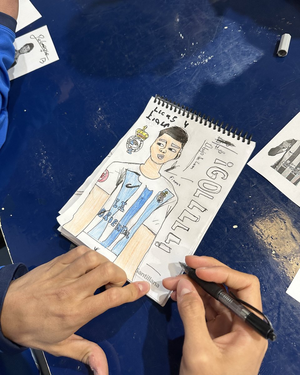 RSGimnastica's tweet photo. 📚 Palomeque y Hugo visitaron el CEIP José María de Pereda, en Los Corrales de Buelna, y aprovecharon la mañana para compartir con los alumnos algunos trucos, firmar autógrafos y responder a todas sus preguntas 

🫂 ¡Muchas gracias por recibirnos con tanto cariño!

#HemosVuelto https://t.co/wXzpFdTEf0