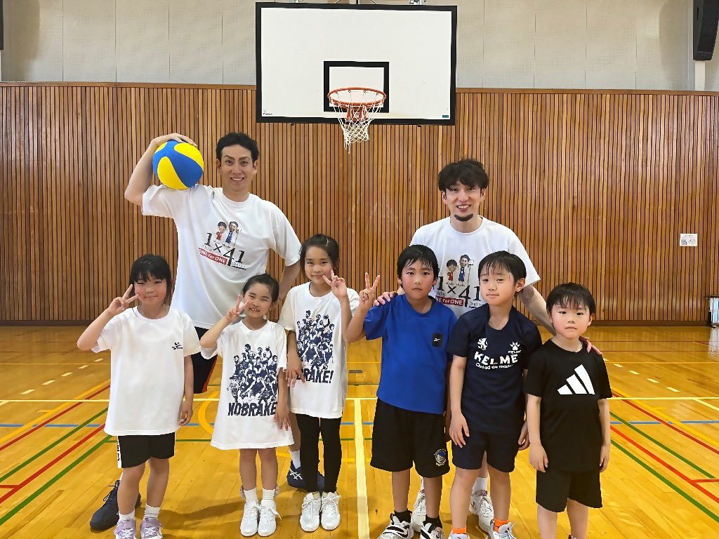 ONEFORONE0141's tweet photo. 【 活動報告📝 】小学生対象 #はじめてのバスケ体験教室 を開催⛹️‍♂️子どもたちにとって『はじめてのバスケ』をサポートさせていただきました🔥

ご参加頂いた皆さまありがとうございました🫱🏻‍🫲🏼
次回は『5/14(木)』ぜひお気軽にご参加ください🌟

🔗詳細はこちら
https://t.co/kfxxWQc78O

#ワンフォーワン https://t.co/DoFYcetRIC