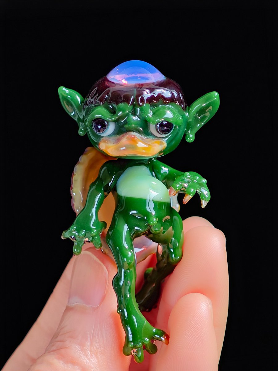 ペンダントトップ作品
妖怪・河童

それぞれによい表情と身のこなし

初夏の出展でお披露目します

#いきものガラス
#一点物
#ひめじアーティストフェスティバル
#デザフェス63