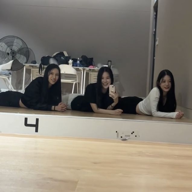 iznatically's tweet photo. miss top throughout the years 🤍
they’re inseparable ☹️🫂

2023                                         2024
2025                                         2026 https://t.co/PhtLLEUYTl