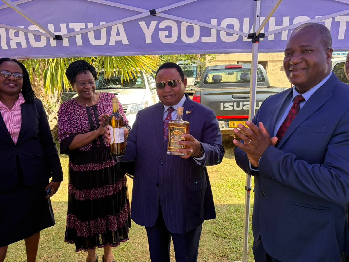 natbiotechzim's tweet photo. The National Biotechnology Authority was honoured to host the Minister of Higher and Tertiary Education, Innovation, Science and Technology Development, Honourable Frederick Shava, at its Head Office. https://t.co/p7nfvAZKSe