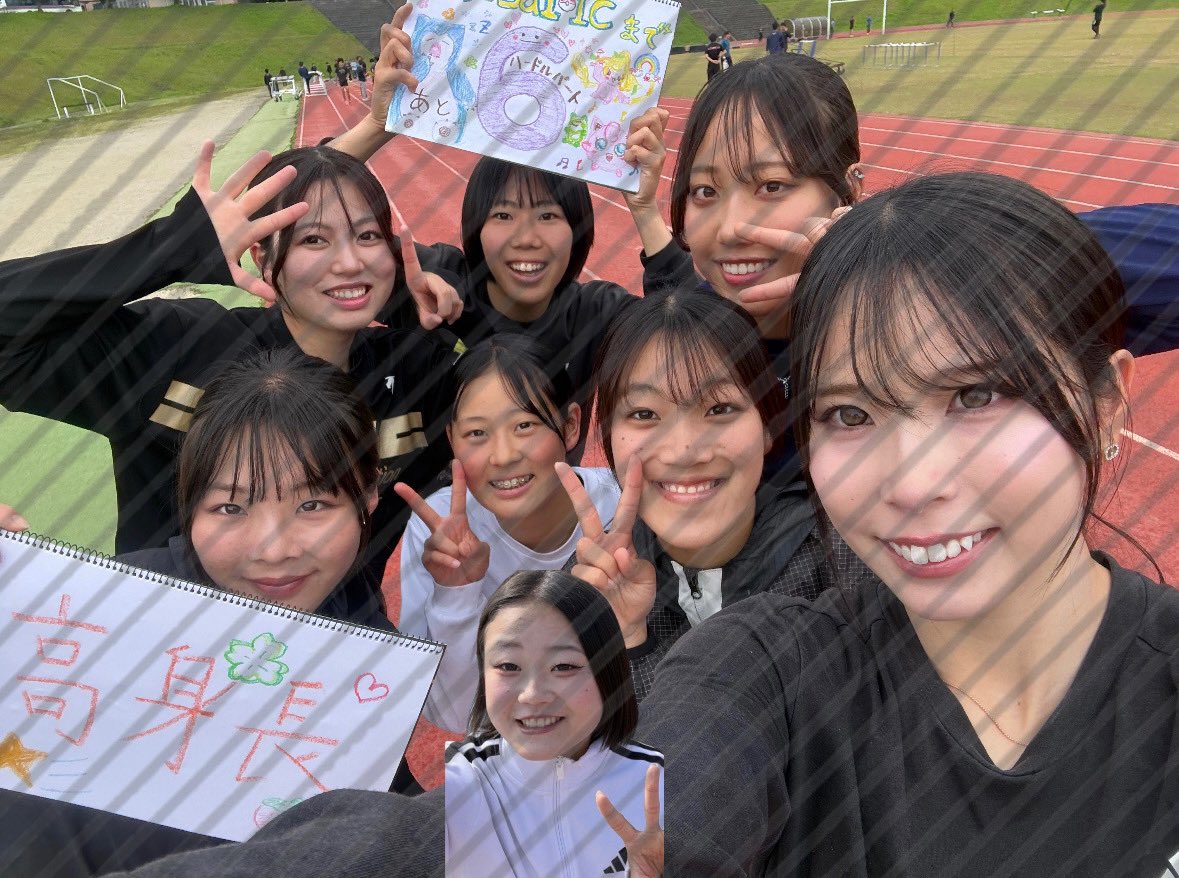 Rits_tf_w's tweet photo. 平均身長170cm💚

ハードルパートです🪽

【100mH出場者】
吉田江梨花(4)
福井有香(3)
妹尾千里(2)

 #立命館大学  #陸上競技  #女子陸上競技  #高身長  #ハードル https://t.co/w4We0o7o7w