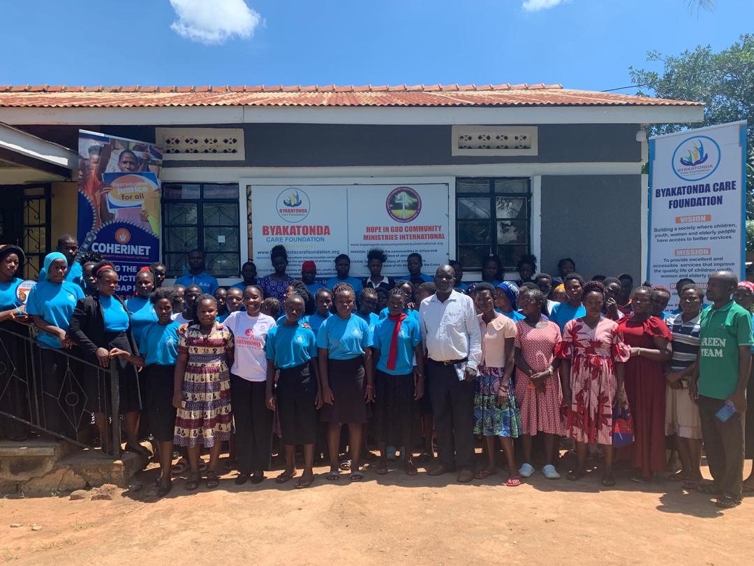 Coherinet2's tweet photo. We had a meaningful SRHR engagement with young people at Byakatonda Care Foundation, Namutumba district, where we addressed myths and misconceptions surrounding family planning, post-abortion care, and bodily autonomy.
#ChoiceYange #AuntKAKI #COHERINET #SRHR https://t.co/ICqmf6ST6z