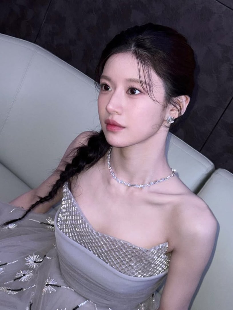 go younjung tweet media