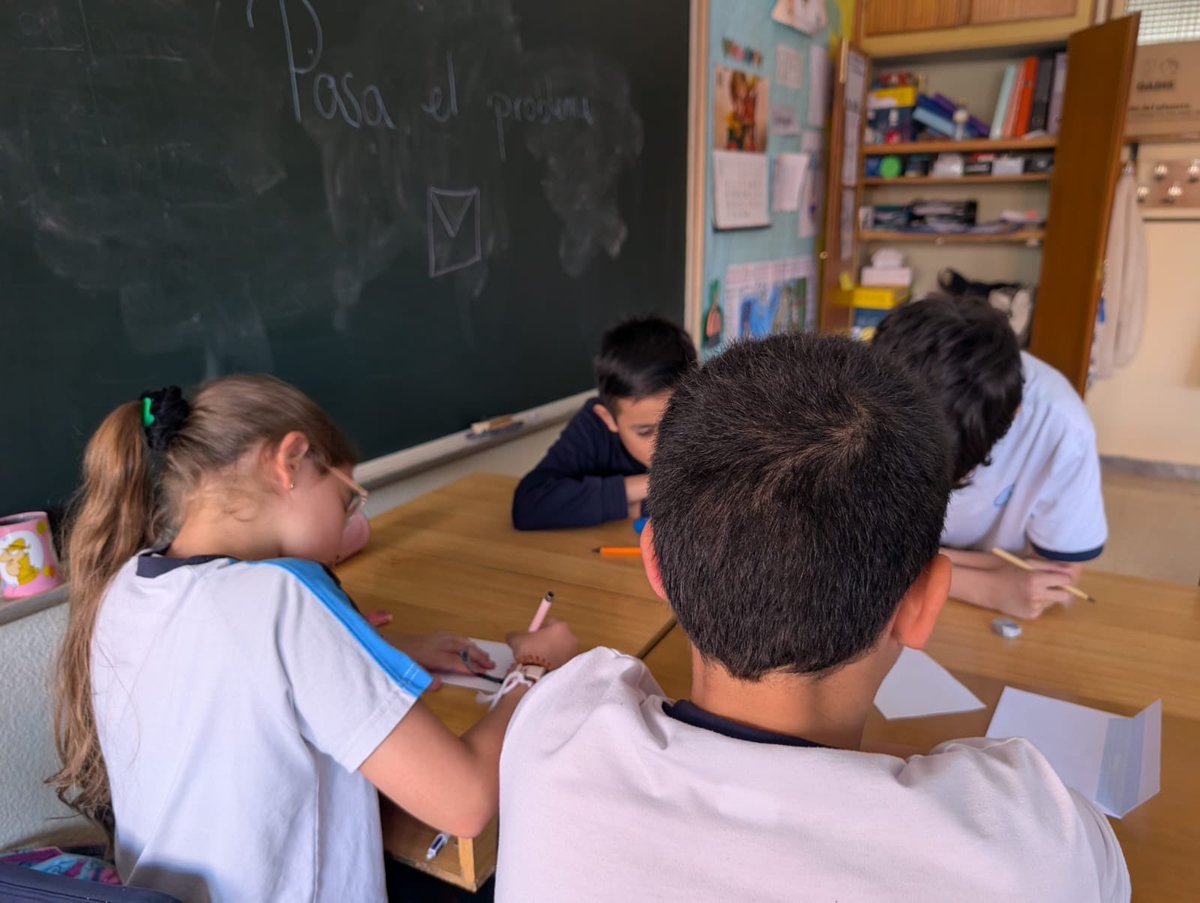 Colegio Virgen Niña tweet media