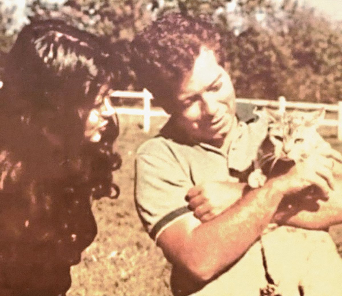 ConrothN's tweet photo. The legendary pianists and lifelong duo partners and friends #MarthaArgerich and #NelsonFreire shared a well-documented affection for cats 🐈 🎹 https://t.co/UJwhPkvM7u