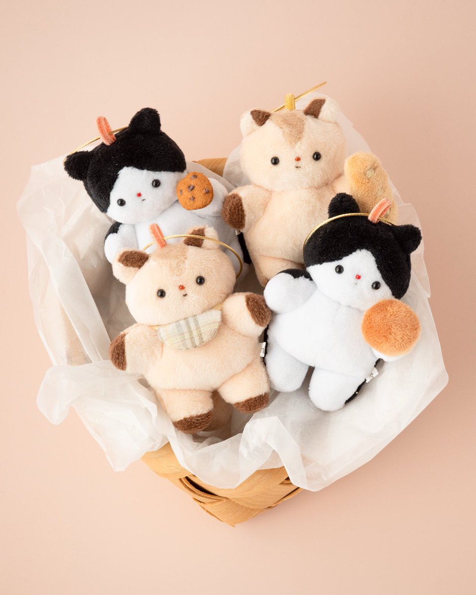 __nanika's tweet photo. 🥖ぬいぐるみチャーム🍪
ムササビもこねこも、それぞれお気に��りのパンやクッキーを持っています。
スタイは取り外し可能です。

---------

【ユトリエ動物園 】
場所：博多阪急8階 『ユトリエ』 イベントルームA　　
期間：4月30日(木)～5月12日(火) 
営業時間：10:00～20:00（最終日は18:00終了） https://t.co/FqjF5DbtAQ