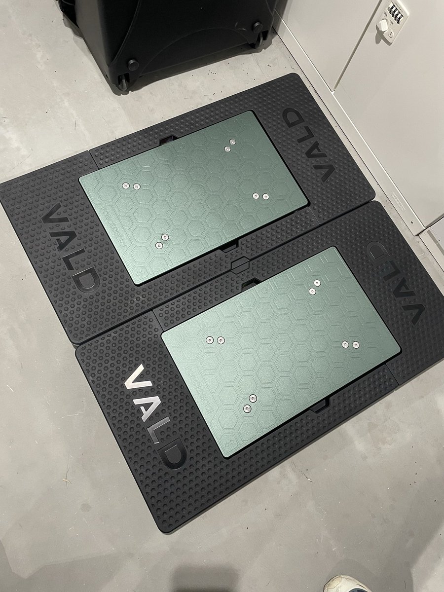combine_f's tweet photo. FORCEDECKSを7台入れました!
一括導入の数はおそらく日本一かな笑
#VALD #nowtis https://t.co/mQjfOWgTwa