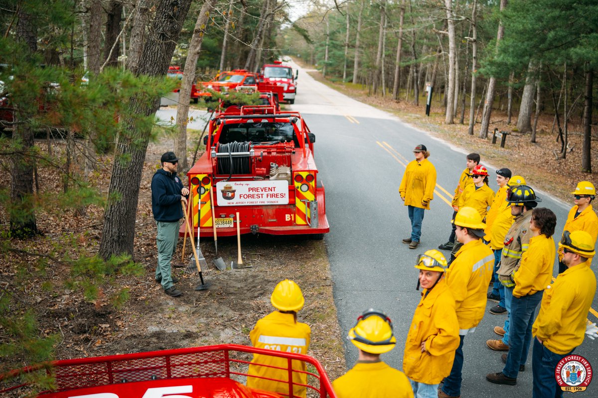 njdepforestfire's tweet photo. Recently, the New Jersey Forest Fire Service’s central division hosted its biannual field day training, the final step in qualifying new wildland firefighters in New Jersey. https://t.co/EOKvcHzD0o