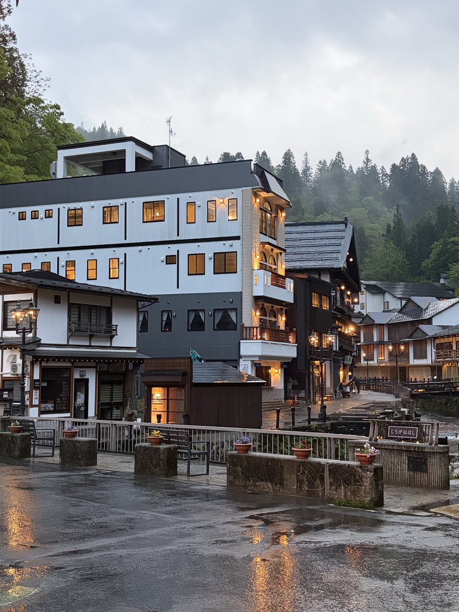 ginzan_info's tweet photo. 雨でもライトアップは綺麗です
#銀山温泉 https://t.co/gqksuKXJzw