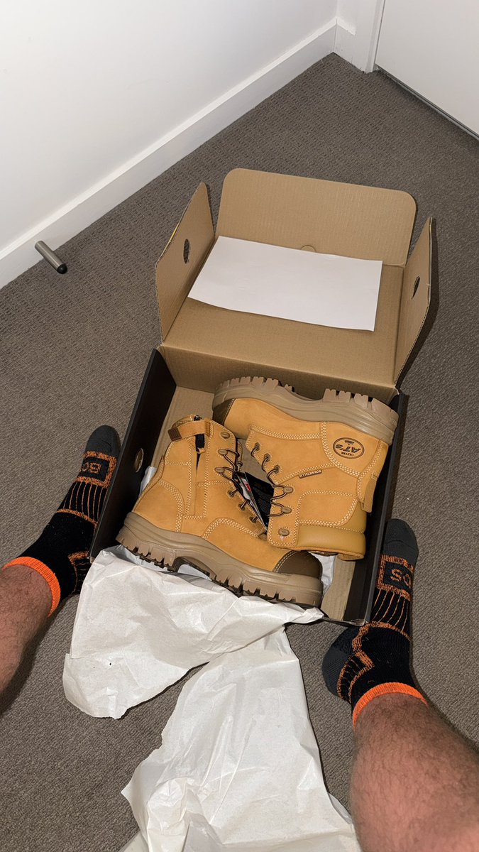 New work boots funded by a good sub 😈🥾😏
