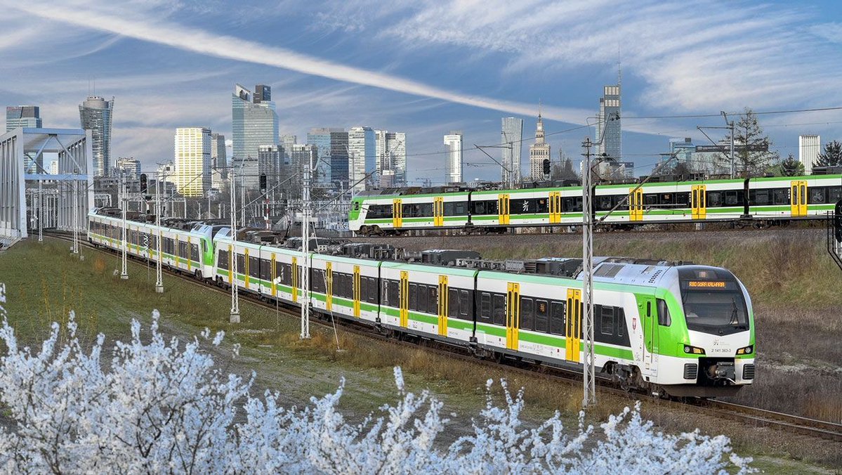 Stadler начала поставку поездов FLIRT польскому оператору по новым контрактам buff.ly/jBVvP2y
