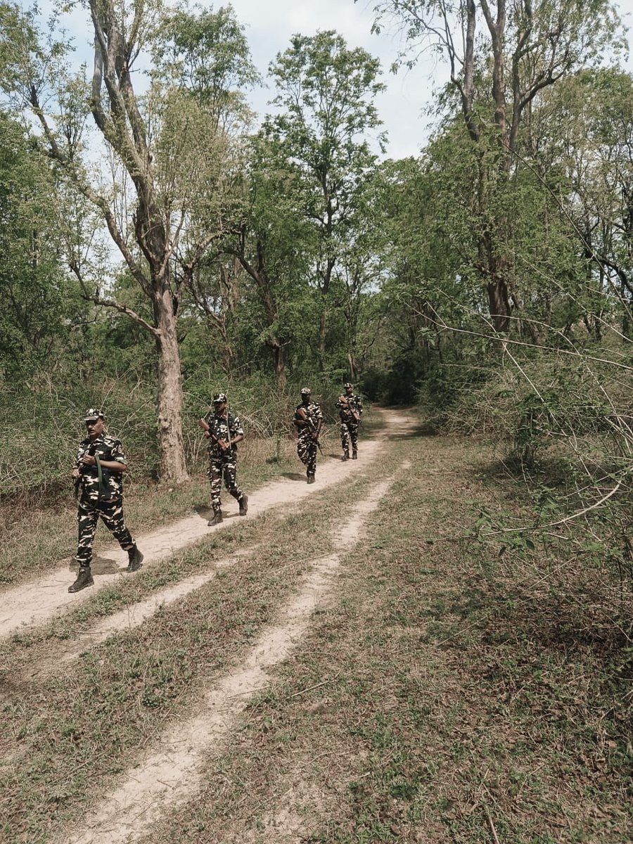 9BnSSB_INDIA's tweet photo. सीमावर्ती क्षेत्र में जवानों द्वारा सतर्कता एवं सुरक्षा सुनिश्चित करते हुए लगातार गश्त की जा रही है।
#SSB_INDIA
#FTRSSBLKW
#SHQSSBGKP
#BorderPatrolling #SeemaSuraksha
#BorderSecurity https://t.co/W1LjuZehlv