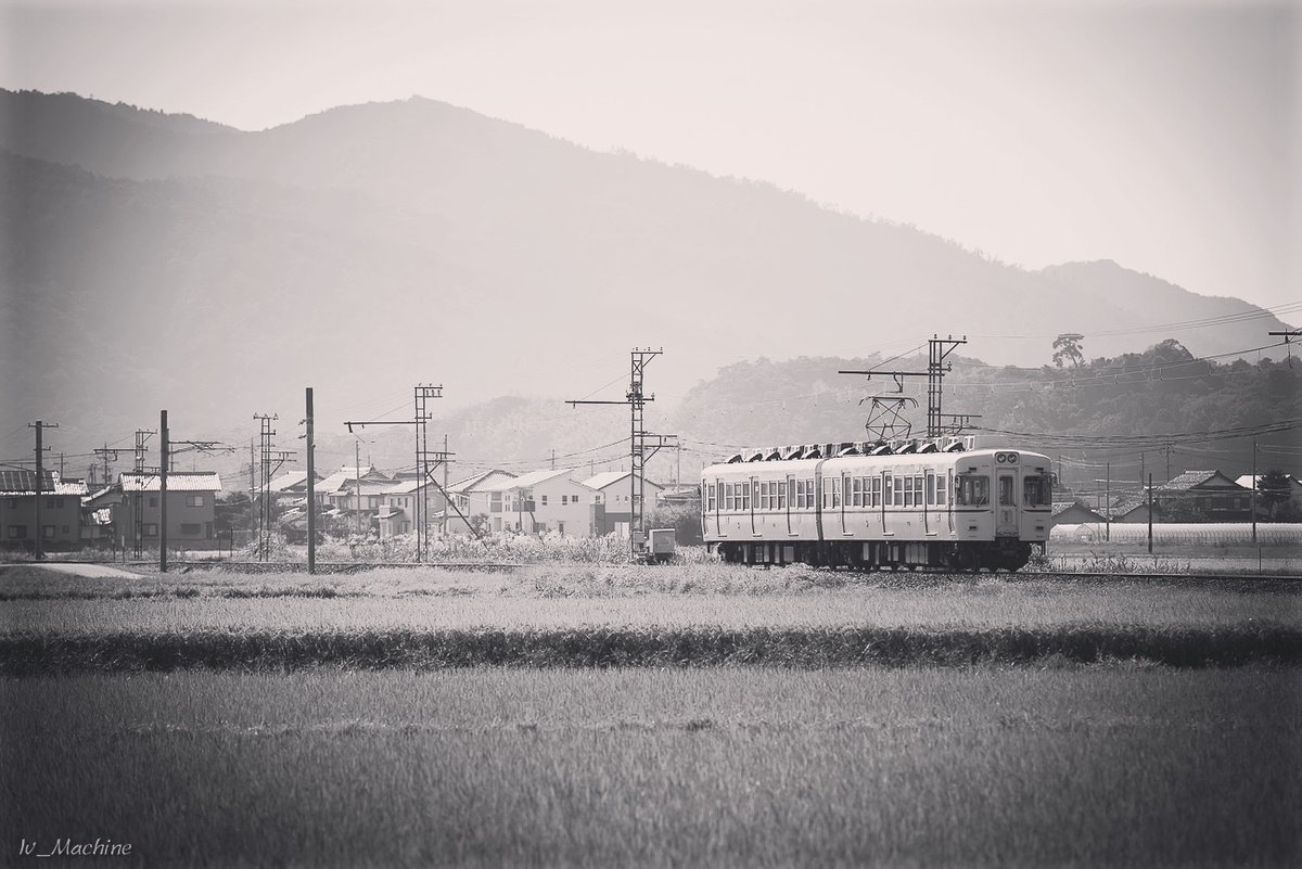 Iv_Machine's tweet photo. 京王時代の復刻カラーを纏った、一畑電車 2101F。 https://t.co/nHIbpYieR6