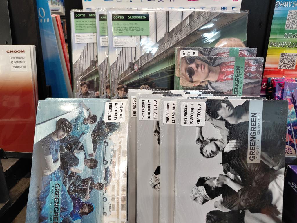hmv Sheffield tweet media