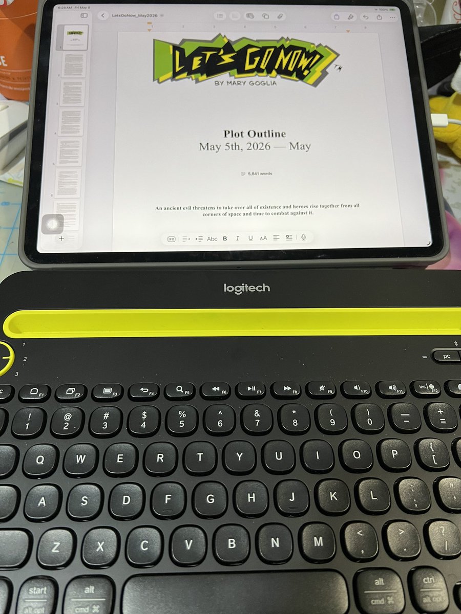 mary_goglia's tweet photo. Working on my #letsgonowcomic before I get ready for work today! :D #makingcomics #scifi #fantasy #Christian https://t.co/bN2DLLDDUl