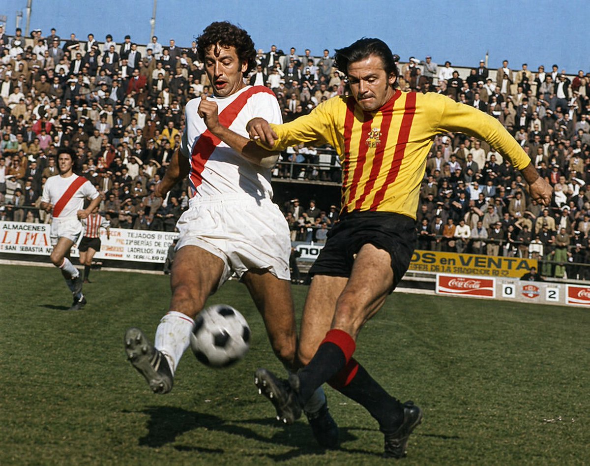Ningú es mereixia més la classificació a la final de la Conference League que la bona gent del <a href="/RayoVallecano/">Rayo Vallecano</a> 

De Sant Andreu a Vallekas per un futbol obrer, de barri i per al poble.

Molt per sobre de dirigents, 𝓛𝓐 𝓥𝓘𝓓𝓐 𝓟𝓘𝓡𝓐𝓣𝓐 ressonarà a Leipzig!