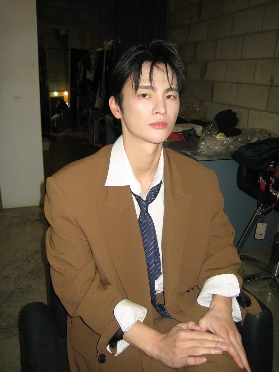 소잉국 닉값ㅋㅋㅋㅋ 갈색옷을입으니 튼튼한 소같다 🐂🐂🐂