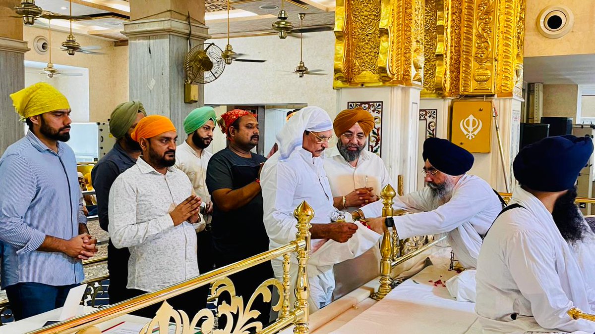 idpyadav's tweet photo. पवित्र गुरुद्वारा साहिब में मत्था टेकने एवं आशीर्वाद प्राप्त करने का सौभाग्य मिला।
.
.
#dpyadav https://t.co/SFPPD3jeog