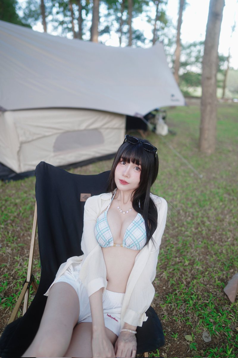 somsomwrs's tweet photo. Too hot for the forest https://t.co/L5TNDszD3R