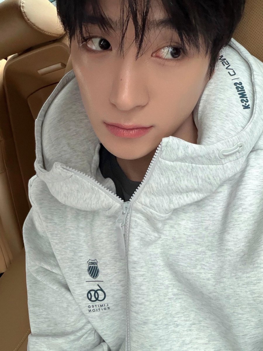nukuma_'s tweet photo. 몬가새로운셀카바이브~♡ ♡ 뭐가됏건 언제나 예뿌니야 https://t.co/IZMKJ4xrkc