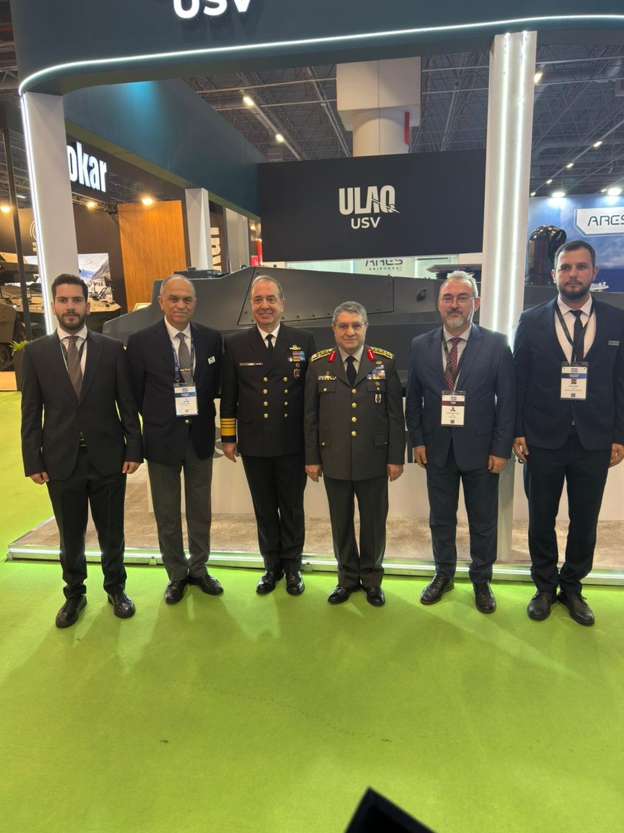 ARESShipyard's tweet photo. Genelkurmay Başkanımız Orgeneral Sayın Selçuk Bayraktaroğlu ve Deniz Kuvvetleri Komutanımız Oramiral Sayın Ercüment Tatlıoğlu, SAHA EXPO 2026 standımızı ziyaret ederek çalışmalarımızı ve projelerimizi yerinde inceledi. Nazik ziyaretleri ve ilgileri için kendilerine teşekkürlerimizi sunarız.

General Selçuk Bayraktaroğlu, Chief of the General Staff, and Admiral Ercüment Tatlıoğlu, Commander of the Turkish Naval Forces, visited our stand at SAHA EXPO 2026 to examine our projects and activities on-site. We extend our gratitude for their visit.

-Hall 6 – Stand 08

#ARESShipyard #ARESGlobal #SAHAEXPO2026