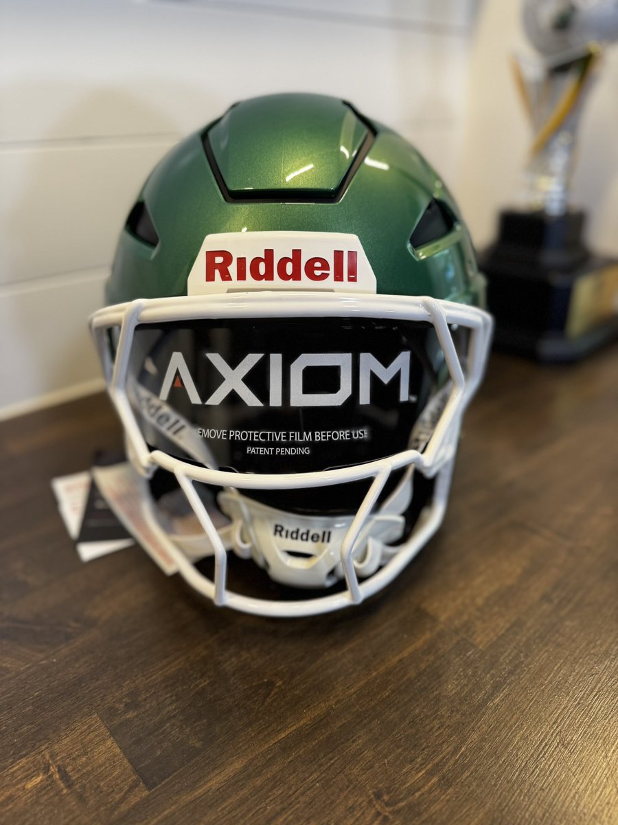 mood0629's tweet photo. My axiom finally showed up. Can’t wait to put some scratches on it. #football #axiom https://t.co/Ku21UahGgb