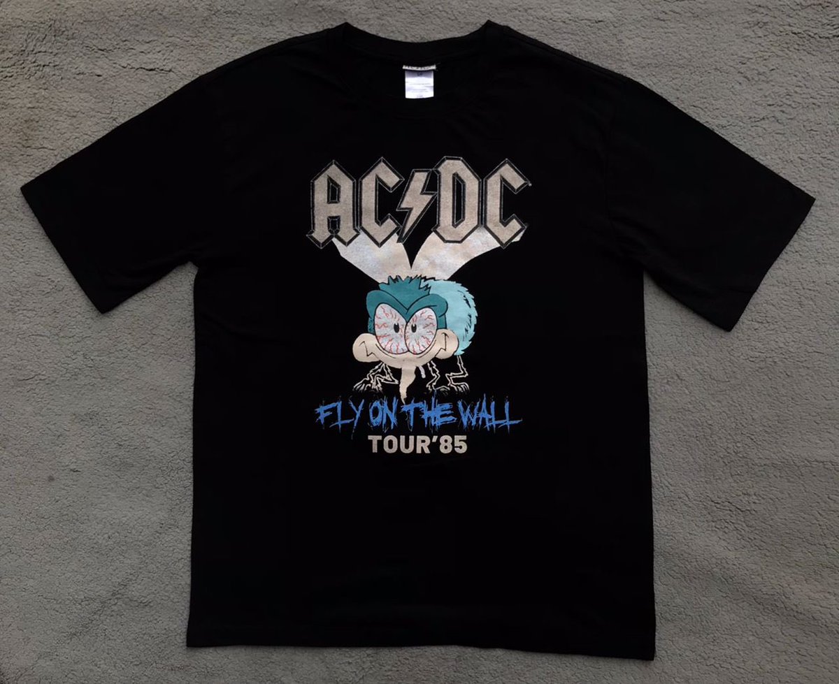 _thetshirtguy_'s tweet photo. drop 

whatsapp 
+233 59 802 5466
to purchase 

1. L - ¢80 
2. L - ¢80 
3. L - ¢80 https://t.co/Ek1Ozu4jhj