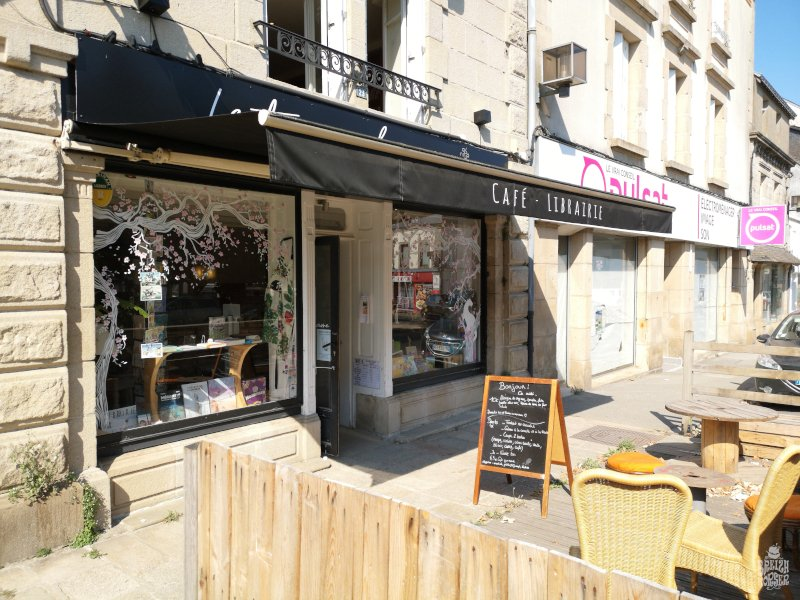 GiachelloB's tweet photo. Dépassons le prochain palier. Un café-librairie qui ferme, c'est un cœur de quartier qui cesse de battre. Sauvons "Le Temps de Vivre".
https://t.co/kEflEqnQ5K
#Bretagne #Culture #Solidarité #LeFaouët #Bzh #LivreAddict #breizh #SortirEnBretagne #tourisme #livre #emojibzh #kengo https://t.co/s7vOFS2YP7
