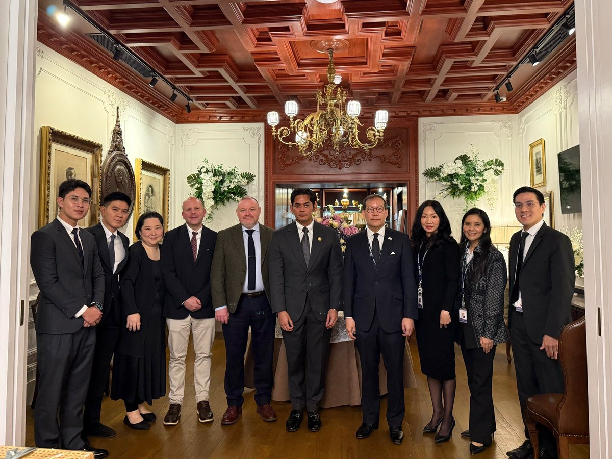 Royal Thai Embassy, London tweet media