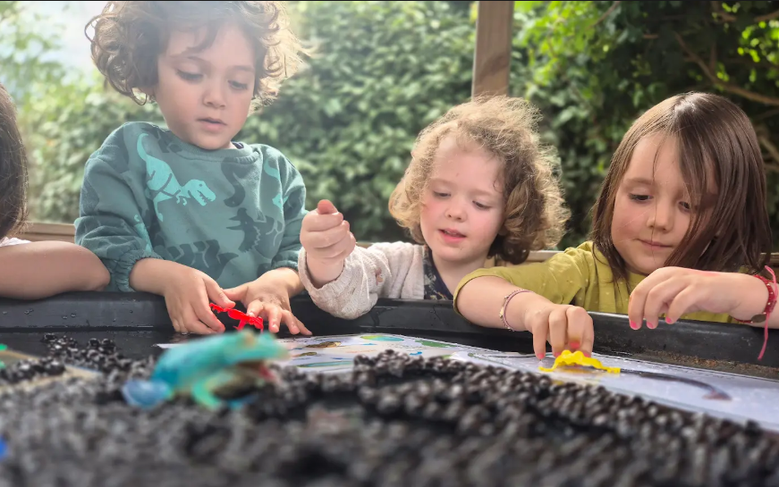 RiverleyPrimary's tweet photo. Today in nursery, we explored the life cycle of frogs. Our “frogspawn” was made from tapioca and we delighted in scooping, pouring and discovering what might come next in the pond. #HighAchievement #LifeCycles https://t.co/vCfYtYIIbK