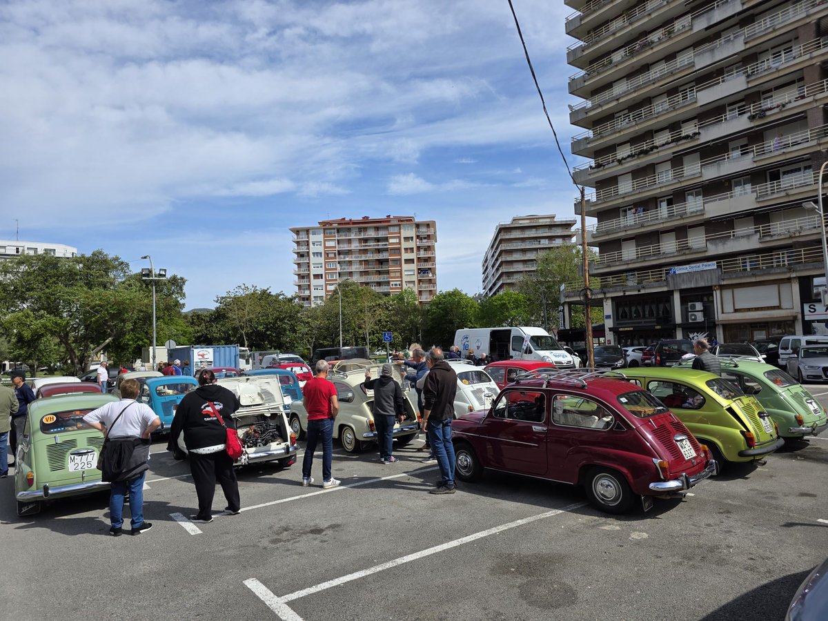 Seat600Cantabro's tweet photo. Empezamos la XII Concentración Nacional #Seat600 #Cantabria 2026 en @aytolaredo
Una maravilla ver más de un centenar de este histórico coche que marco una época de nuestra historia.
Ven a verlo a #Laredo porque lo vamos a pasar muy bien hasta el domingo 
@cant_infinita 
#Fiesta https://t.co/3O19mnxxq1