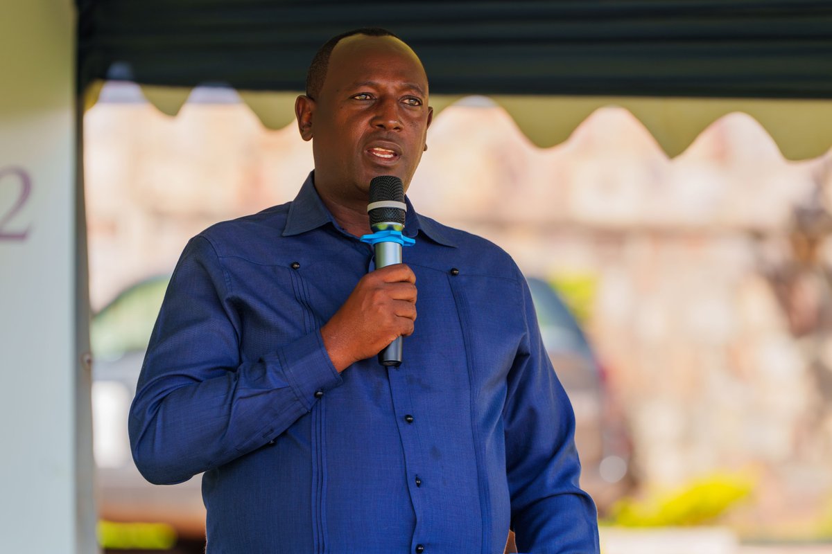 GatsiboDistrict's tweet photo. @Unity_MemoryRw @RwandaLocalGov @RwandaEast @RichardGasana @sekanyangeJL @MUKAMANAMarcel1 @IGIHE @RadioNyagatare @radioishingiro @muhaziyacu @btntvrwanda Mu buhamya bwe, Ngoga Eugene yagarutse ku buhamya n'inzira y'umusaraba umubyeyi we (ise umubyara) yanyuzemo, atotezwa mu kazi yakoraga ko gukusanya imisoro kugeza yishwe azira ko yari Umututsi. #kwibuka32 @Unity_MemoryRw https://t.co/fZkvh9nKvM