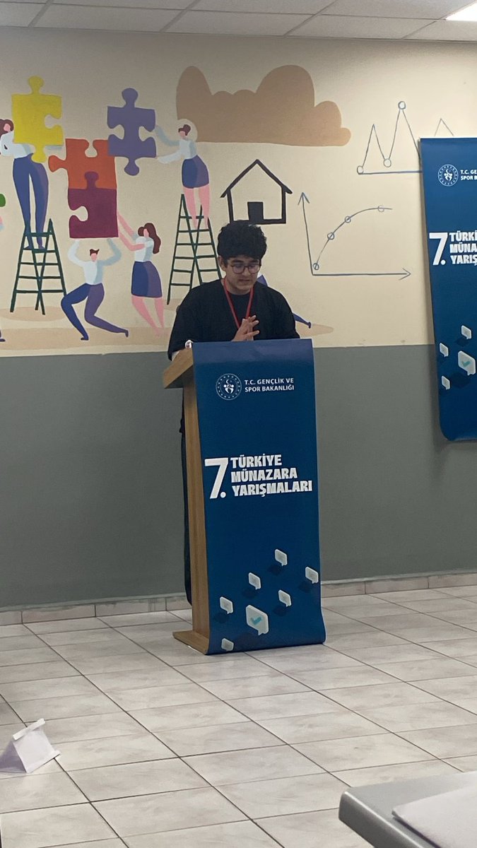 GSB_NazilliGM's tweet photo. Nazilli Mehmet Akif Ersoy Anadolu Lisesi’nden 3 takım halinde 6 gencimiz  Aydın’da düzenlenen 7. Türkiye Münazara Yarışmalarına katıldı.Eren Duman ve Tuana Tokman adlı öğrencilerimiz İlde 3.’lük elde etti.Öğrencilerimizi tebrik ediyor, başarılarının devamını diliyoruz.🙏🏻☺️ https://t.co/qElm0omAsA