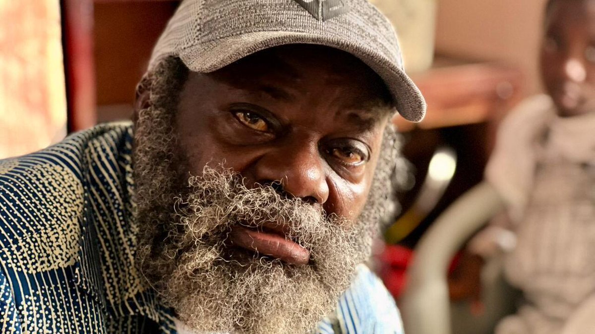 Au Cameroun, un journaliste réputé laisse pousser sa barbe tant que son pays n’a pas de nouveau gouvernement rfi.my/CgN9.x