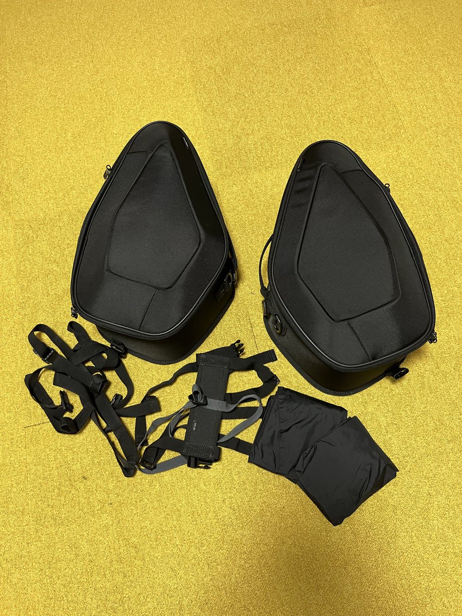 kaakanchan7's tweet photo. サイドバック差し上げます！
無料です！
送料はご負担お願いします！

タナックスのサイドバックです！片方穴が空いてます！キズもあります！補修して使ってくださる方、詳しくはDMでお問い合わせ下さい。 https://t.co/GHyi4x90M7