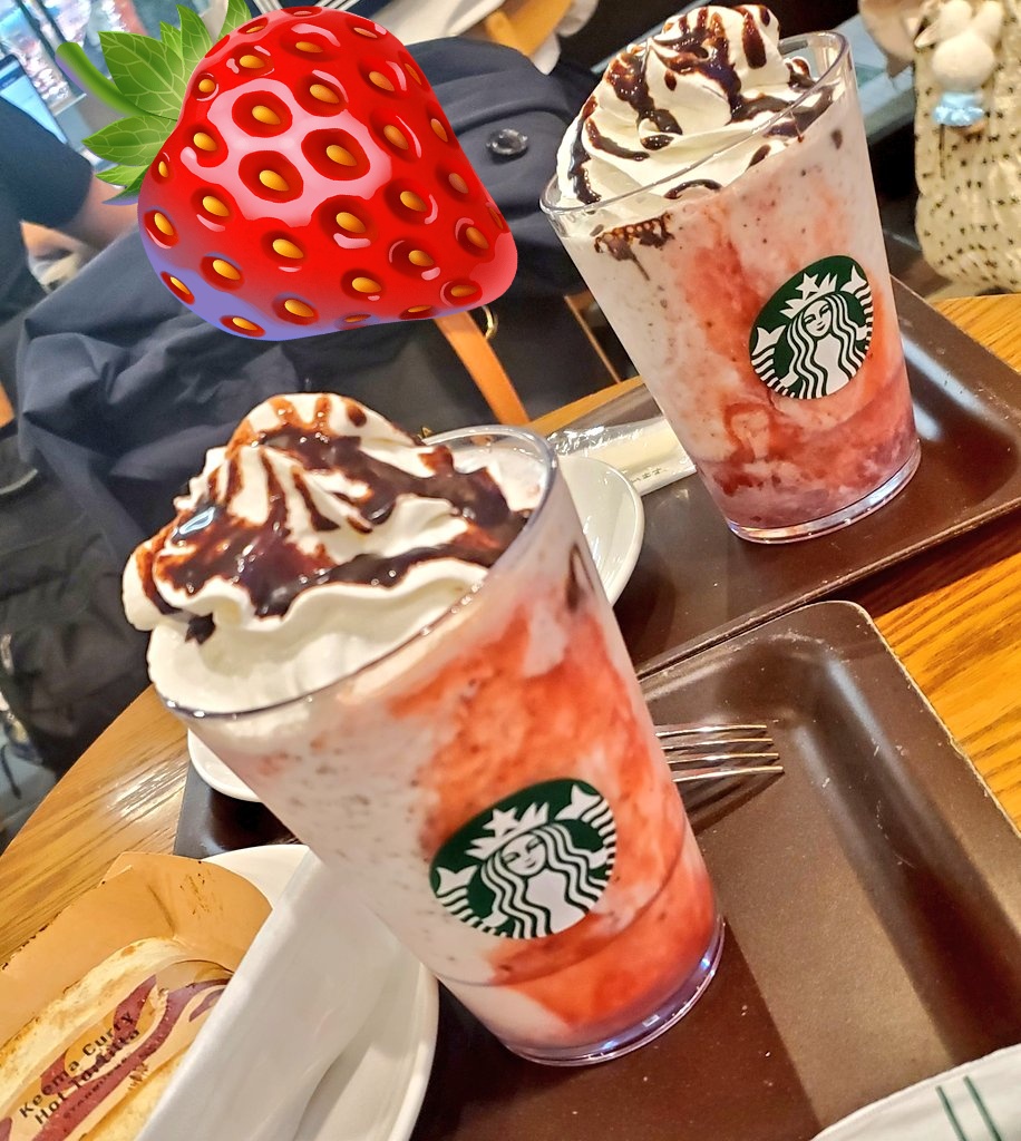 早速飲んできたよｯｯ✨✨✨✨
腹痛始まったけど、元気でたよ。
りりぃよ、一緒にスタバ来てくれてありがとう🍓🍫