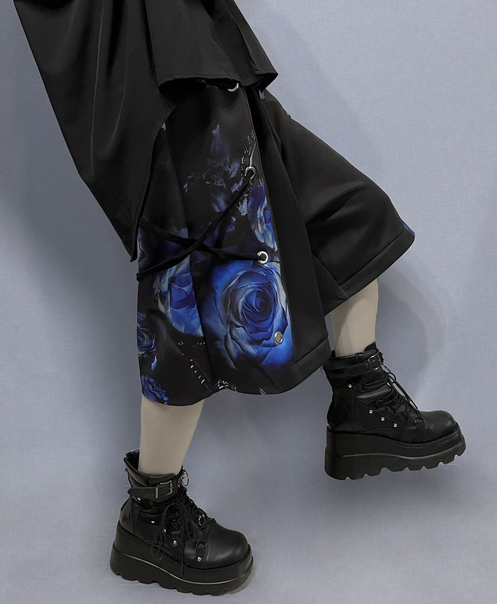 HadeRick__'s tweet photo. ハーフパンツ【廻樂-ｶｲﾗｸ-下】
セットアップはもちろんですが、1枚でバッチリ決まるので他のアイテムと合わせても◎
暖かくなってきましたので是非この機会にハーフパンツ検討下さい🥀 https://t.co/Dwq2V2lSVk