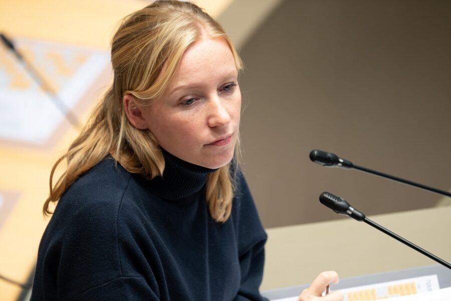 DoorbraakBE's tweet photo. NIEUWS. Minister zonder portefeuille Depraetere krijgt een ‘zeer particuliere’ vergoeding, maar het precieze bedrag is een Vlaams staatsgeheim. 

https://t.co/FnOCNzRZ1C https://t.co/dkmkTwDSdq