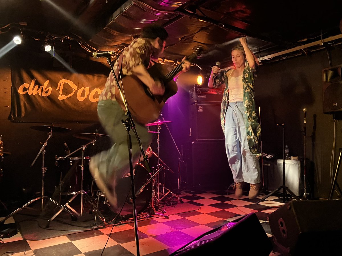 _coneru_'s tweet photo. 日曜日はBilly'sBarGOLDSTAR
お久しぶりのきくらげ姉さんに
2度目ましてのPOCKETさん
初めましてのお二方もめちゃくちゃ楽しみなライブです‼️

あとビリーさんのタコライス！！
絶対食べるよ！！

是非是非遊びにきてくださいね！！ https://t.co/f3NxLDyGuP